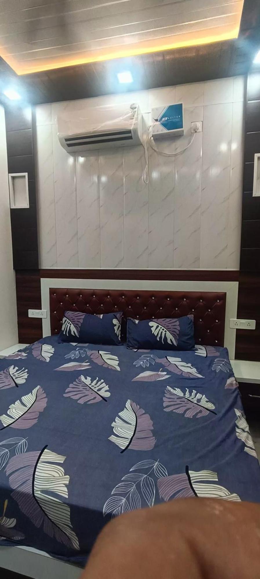 Goenka Home Stay Barsana Chhata Exterior photo